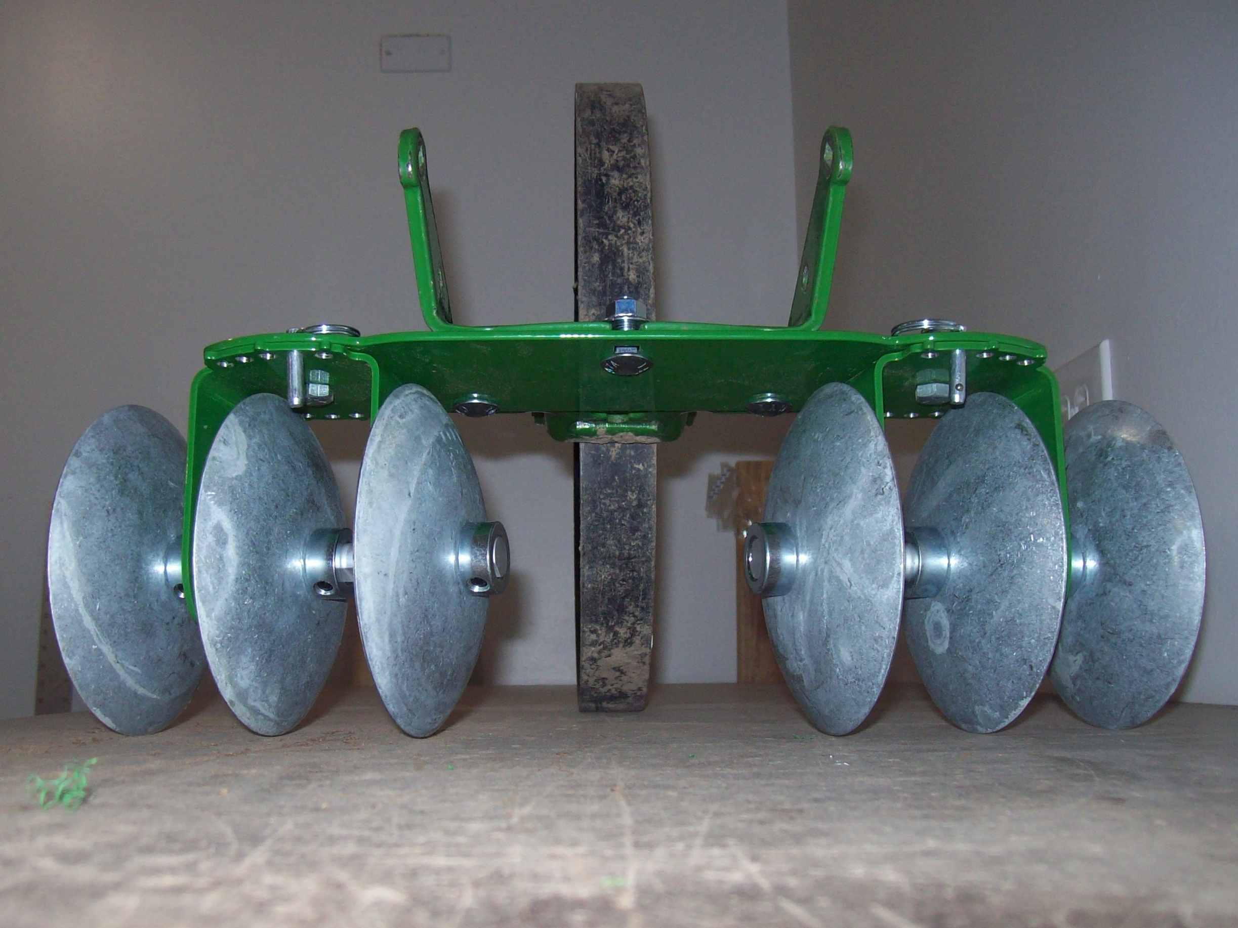 Hoss Garden Disc Big Wheel Seeder a sneak peek