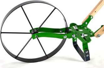 Oscillating hoe on wheel hoe