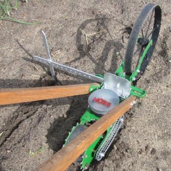 Seeder row marker accessory