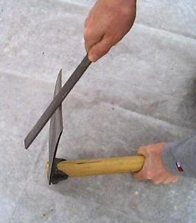 How to sharpen a hoe