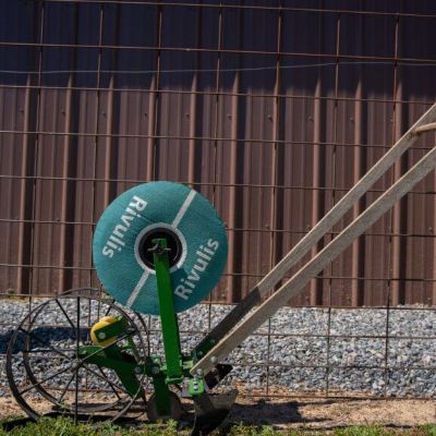 Hoss drip tape installer