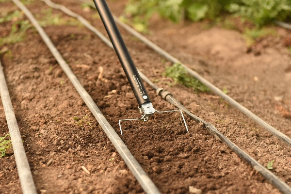 Wire Weeder attached to the Switchblade Hoe